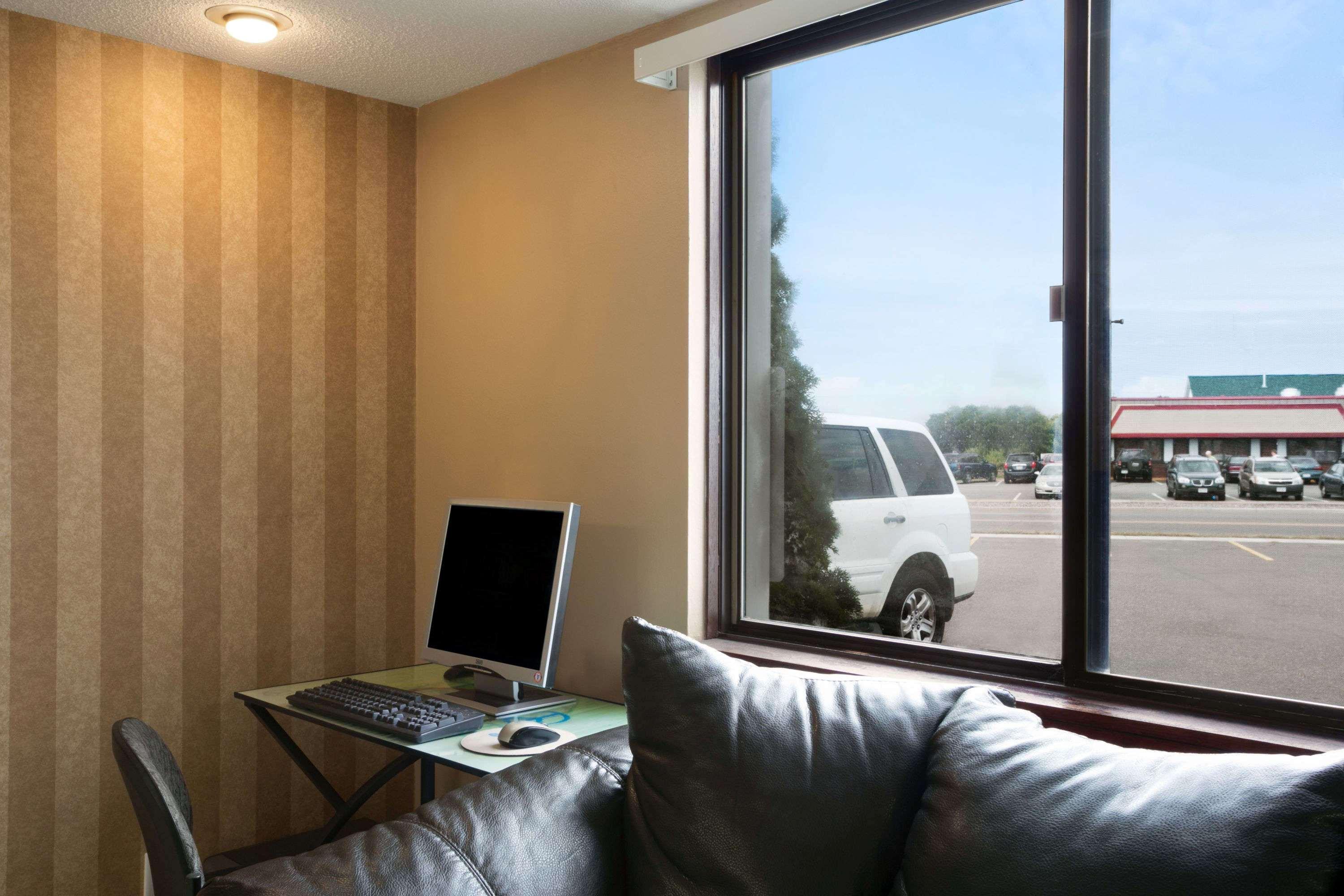Super 8 By Wyndham Eau Claire Wi Ξενοδοχείο Εξωτερικό φωτογραφία