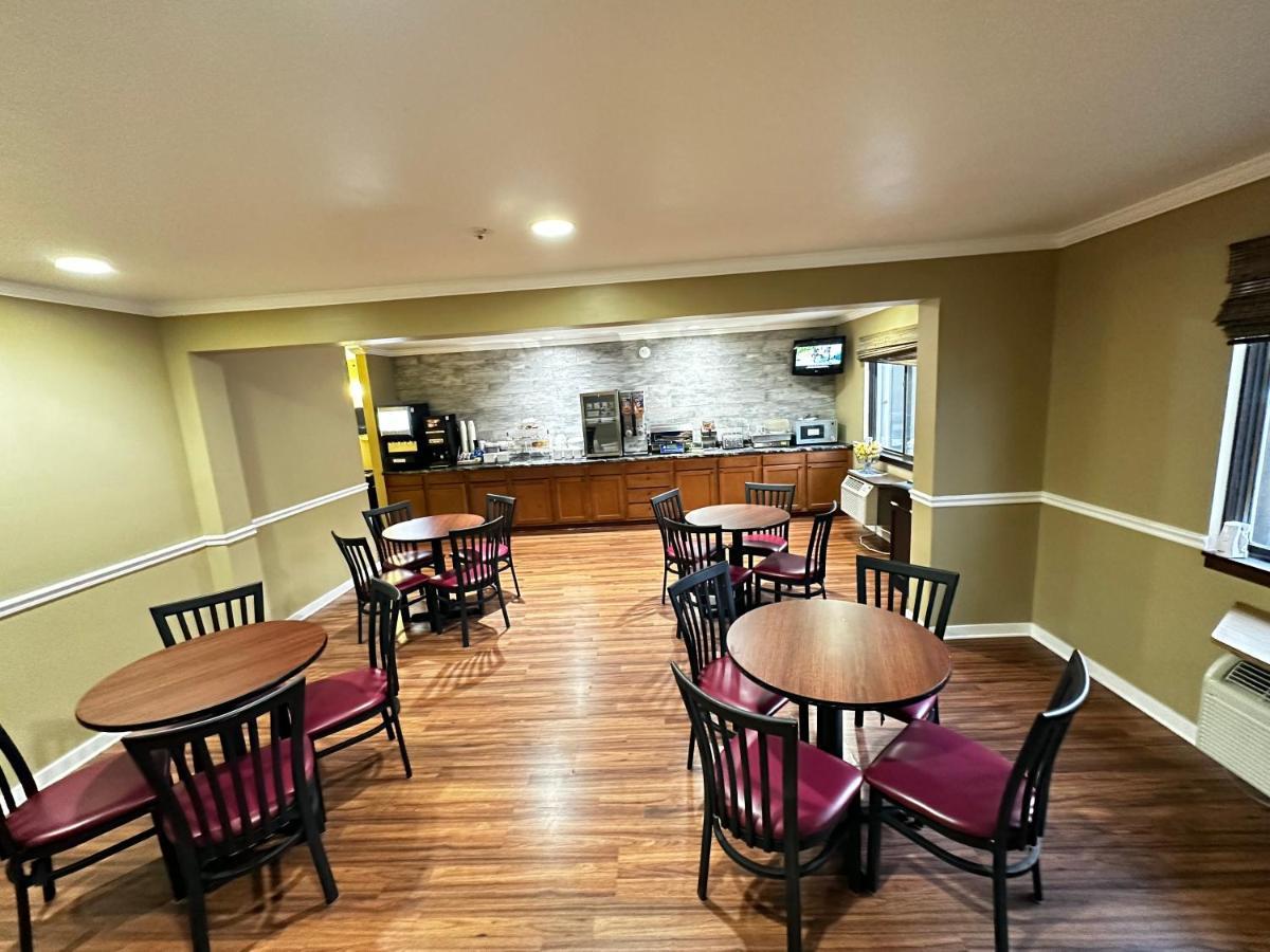 Super 8 By Wyndham Eau Claire Wi Ξενοδοχείο Εξωτερικό φωτογραφία