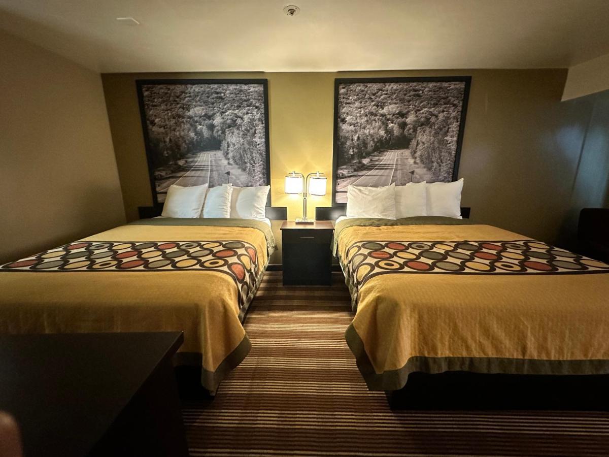 Super 8 By Wyndham Eau Claire Wi Ξενοδοχείο Εξωτερικό φωτογραφία