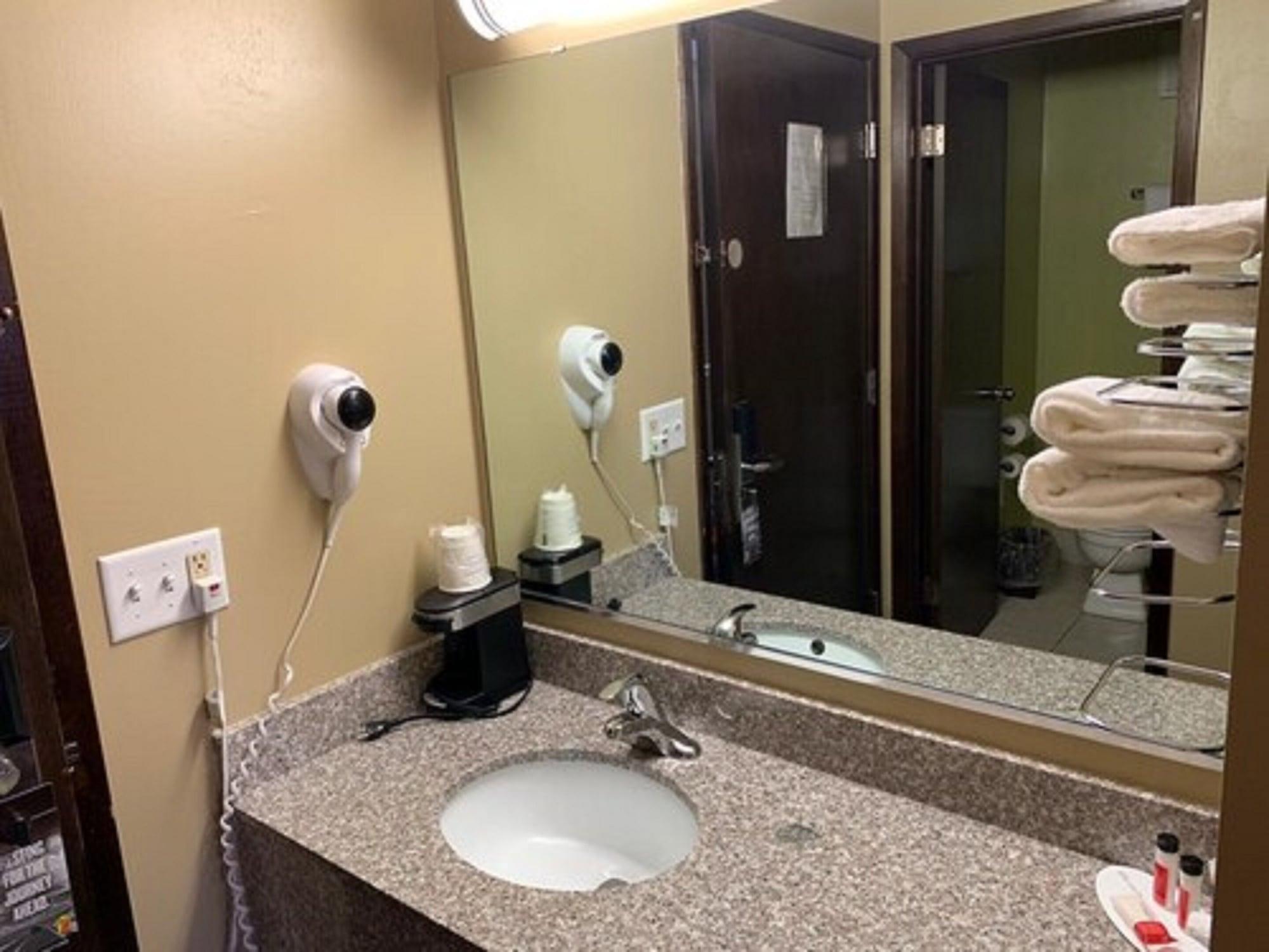 Super 8 By Wyndham Eau Claire Wi Ξενοδοχείο Εξωτερικό φωτογραφία