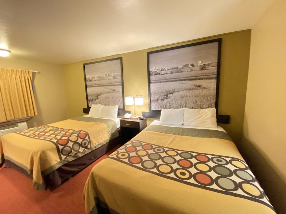 Super 8 By Wyndham Eau Claire Wi Ξενοδοχείο Εξωτερικό φωτογραφία
