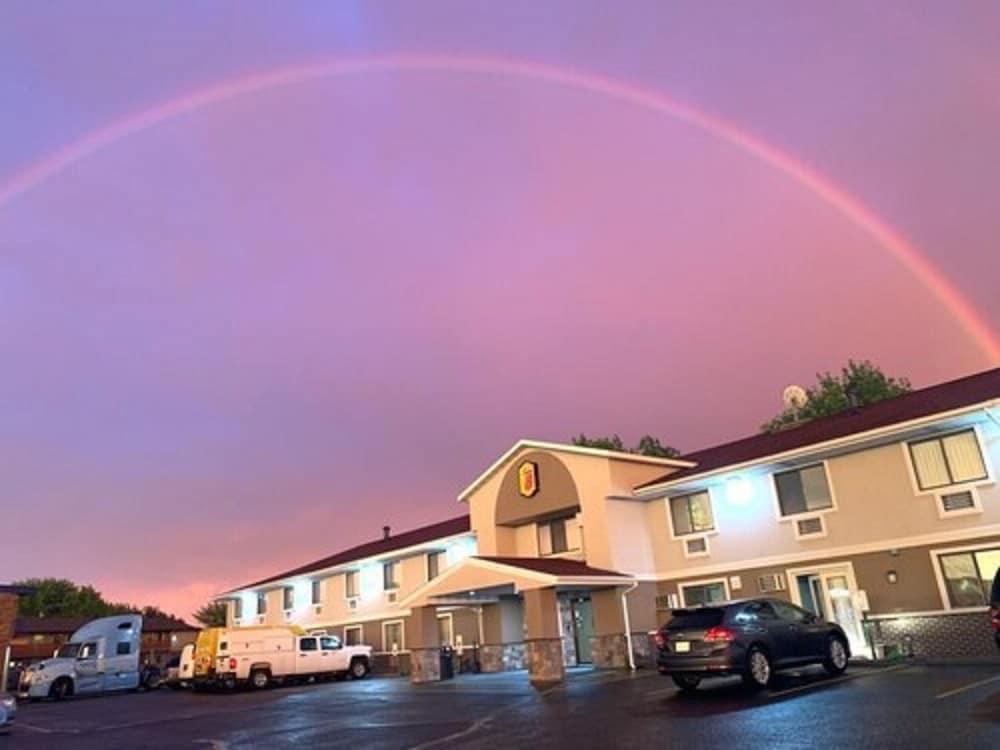 Super 8 By Wyndham Eau Claire Wi Ξενοδοχείο Εξωτερικό φωτογραφία