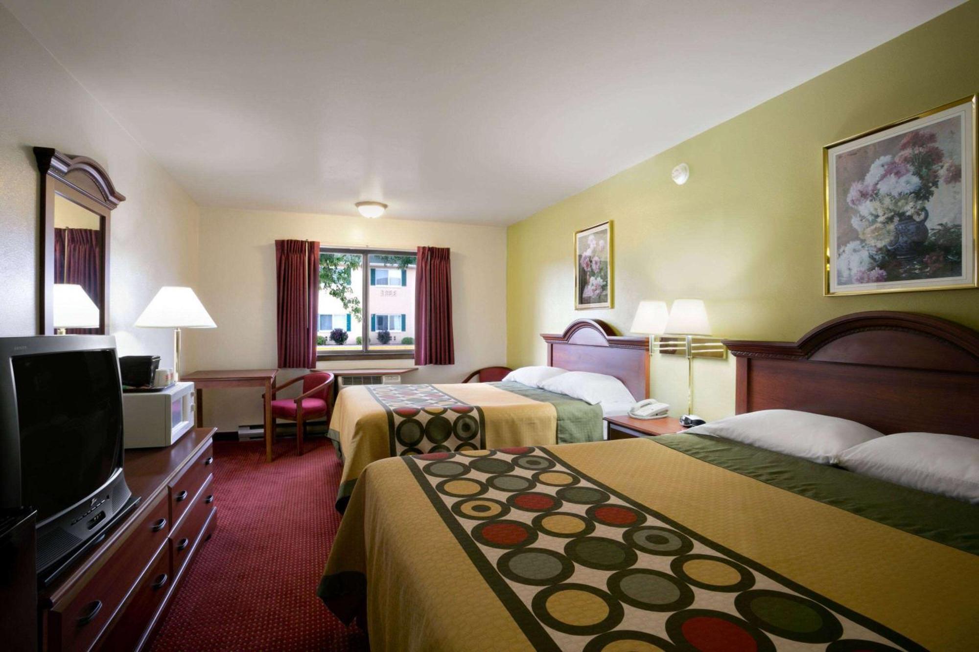 Super 8 By Wyndham Eau Claire Wi Ξενοδοχείο Εξωτερικό φωτογραφία