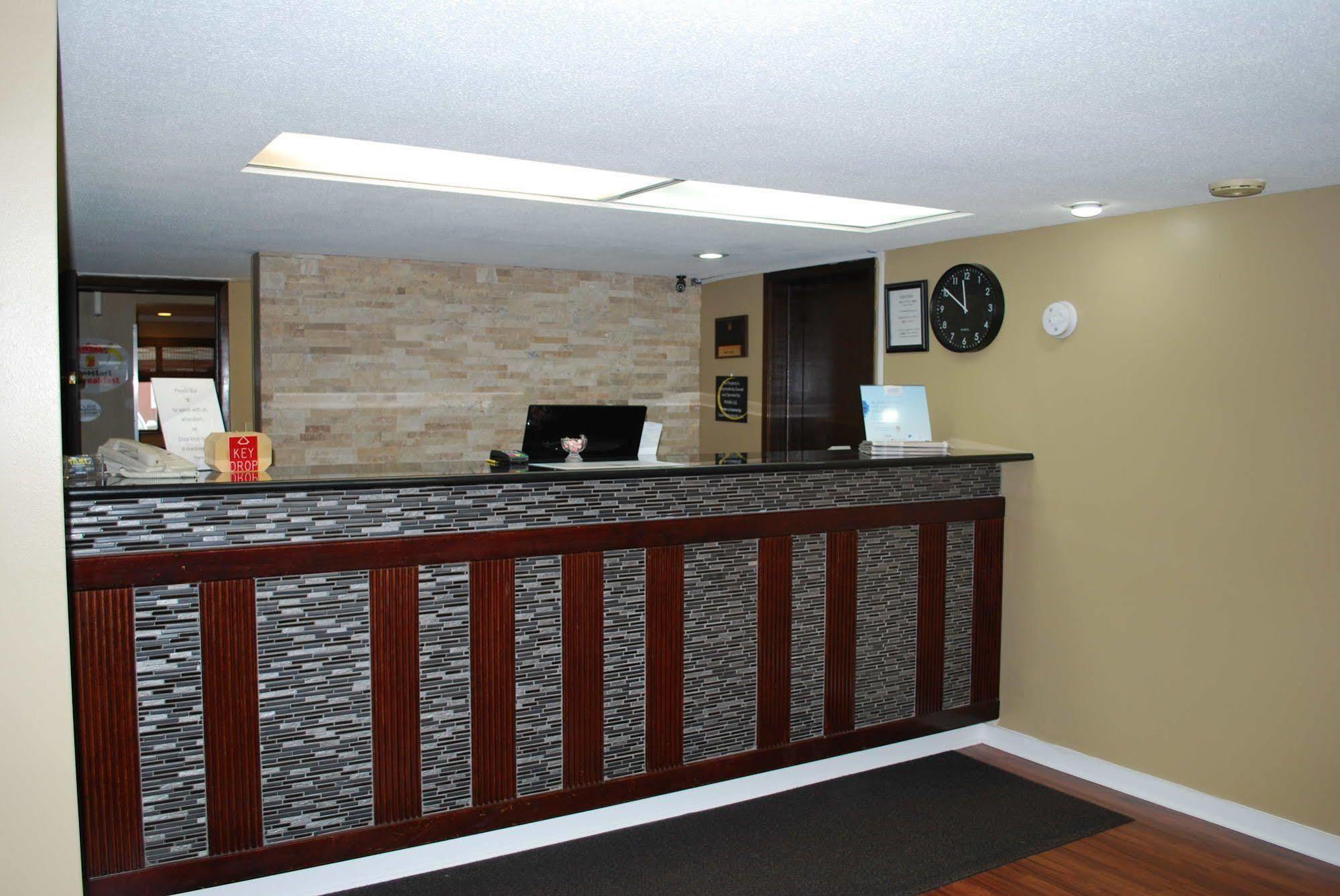 Super 8 By Wyndham Eau Claire Wi Ξενοδοχείο Εξωτερικό φωτογραφία