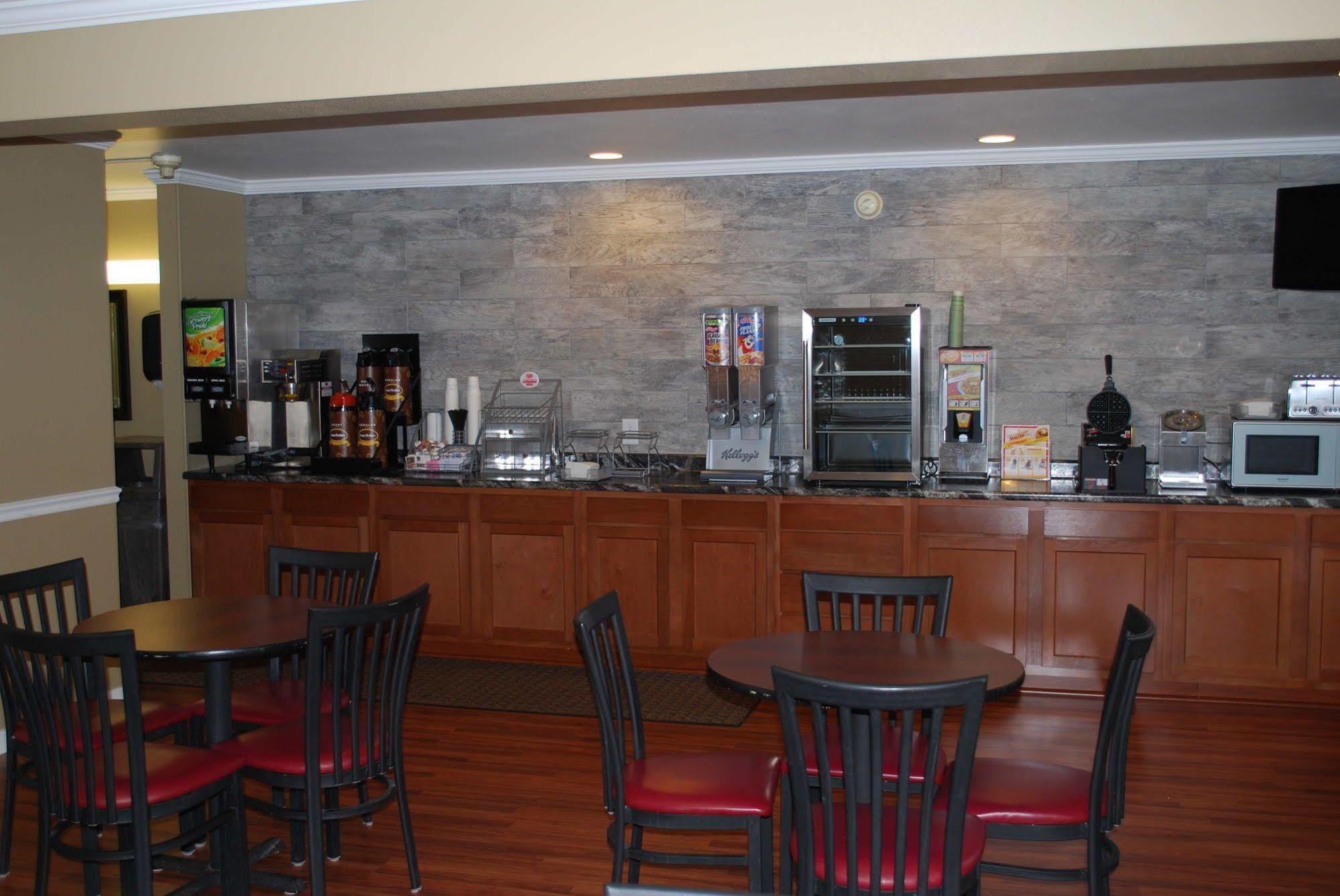 Super 8 By Wyndham Eau Claire Wi Ξενοδοχείο Εξωτερικό φωτογραφία
