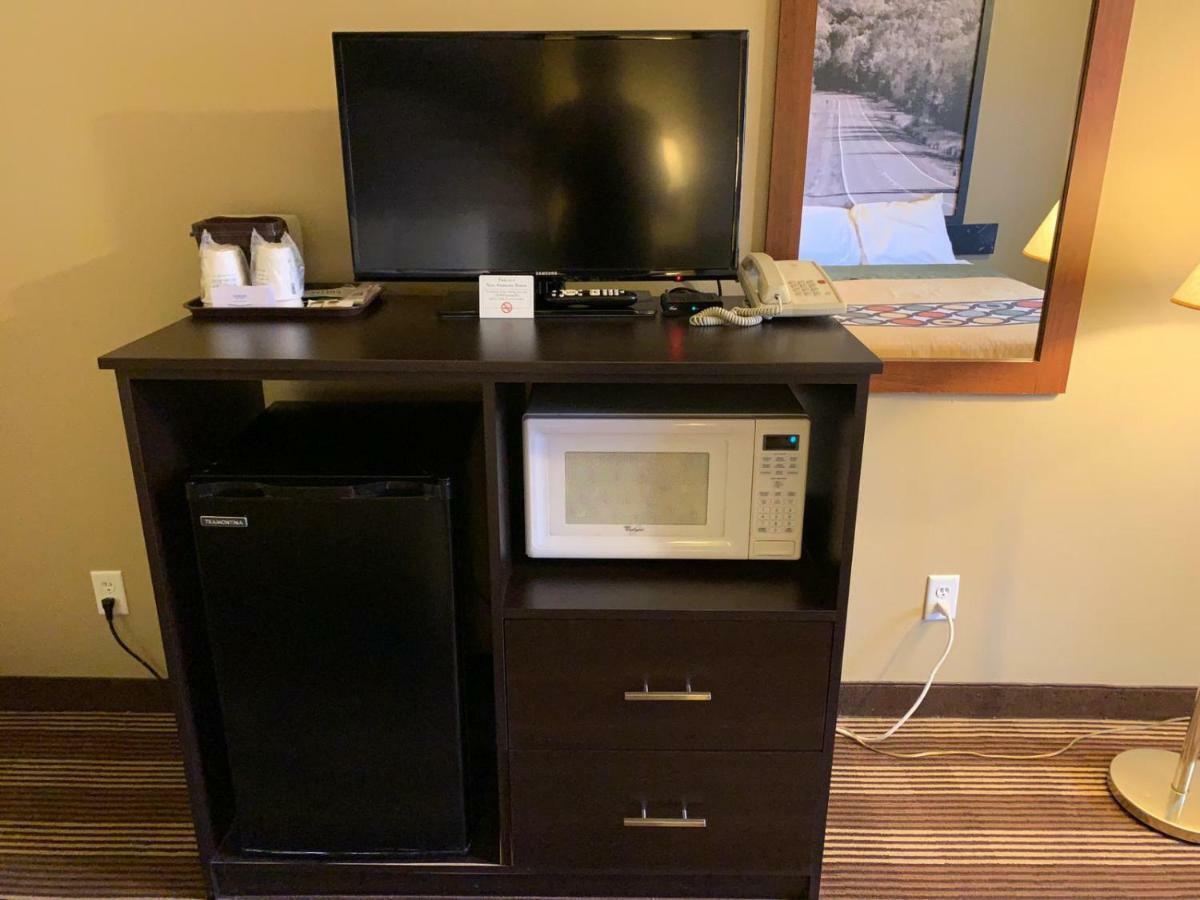 Super 8 By Wyndham Eau Claire Wi Ξενοδοχείο Εξωτερικό φωτογραφία